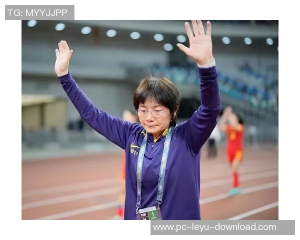 水庆霞重返执教岗位上海女足新任主教练展现光明前景