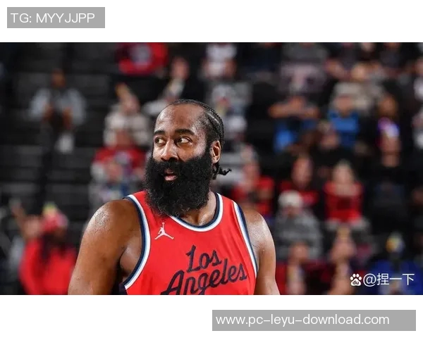 勇士与76人激战正酣NBA赛季巅峰对决引发球迷热议与期待